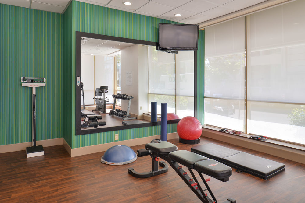 Holiday Inn Express & Suites Buffalo Downtown By Ihg Exterior photo