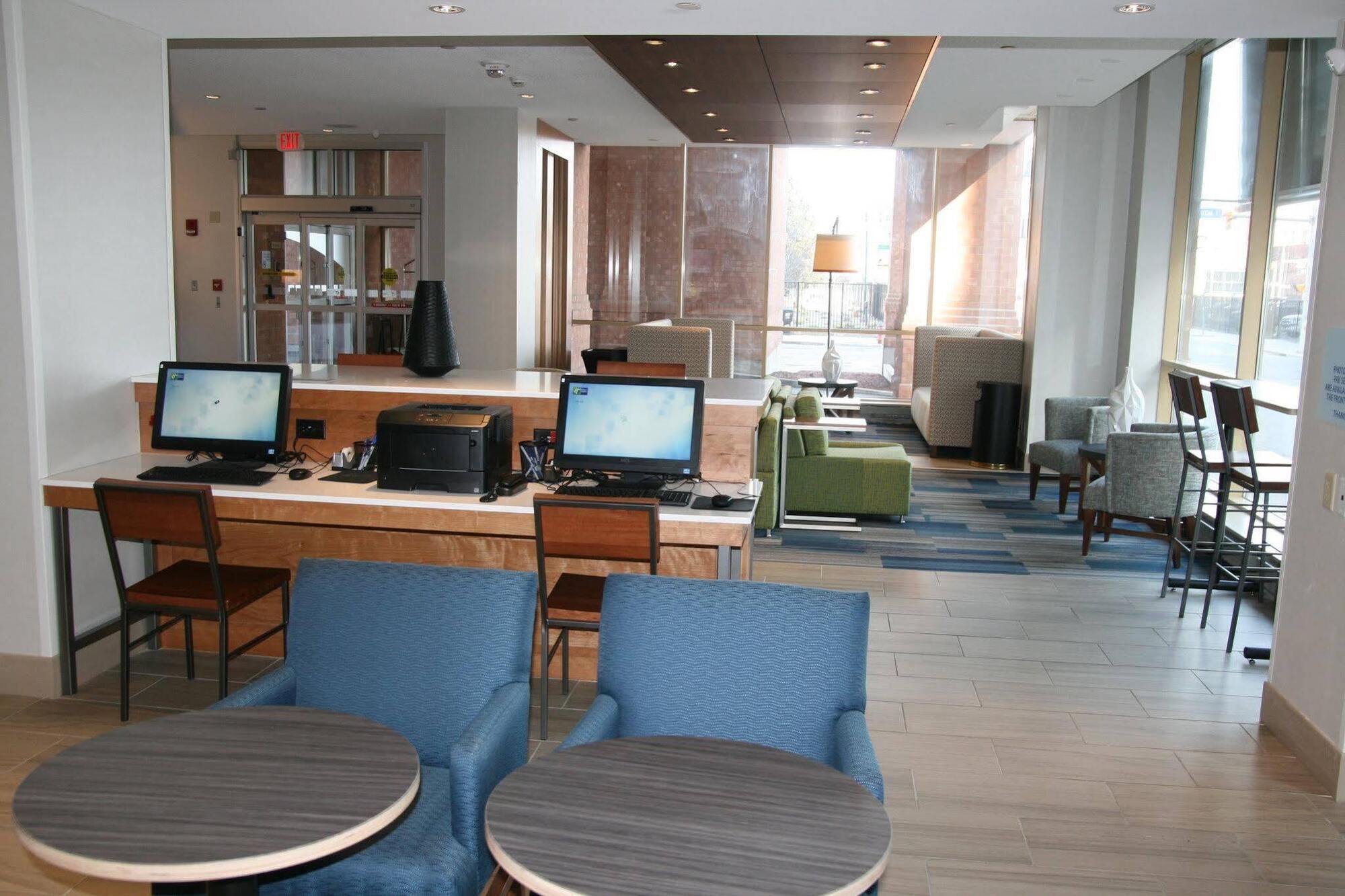 Holiday Inn Express & Suites Buffalo Downtown By Ihg Exterior photo